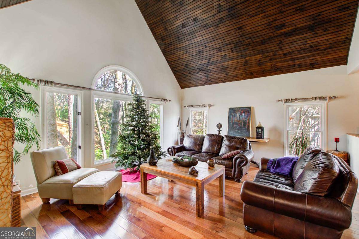 Atlanta, GA 30327,620 Allen CT NW