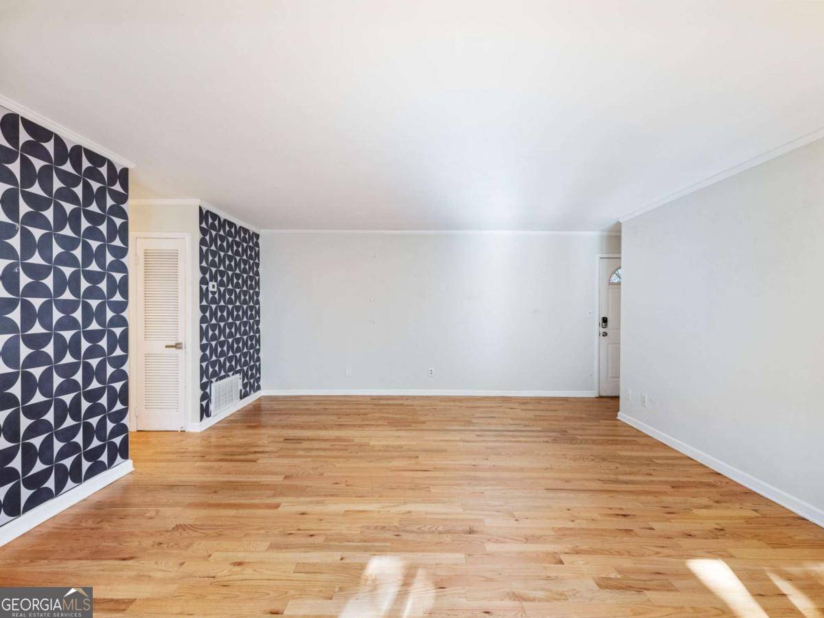 Atlanta, GA 30328,346 Carpenter DR #72