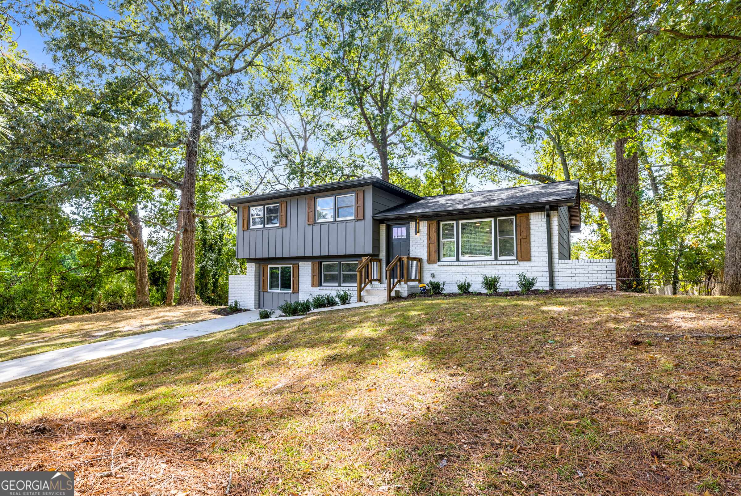 Atlanta, GA 30316,1483 Town Country DR SE