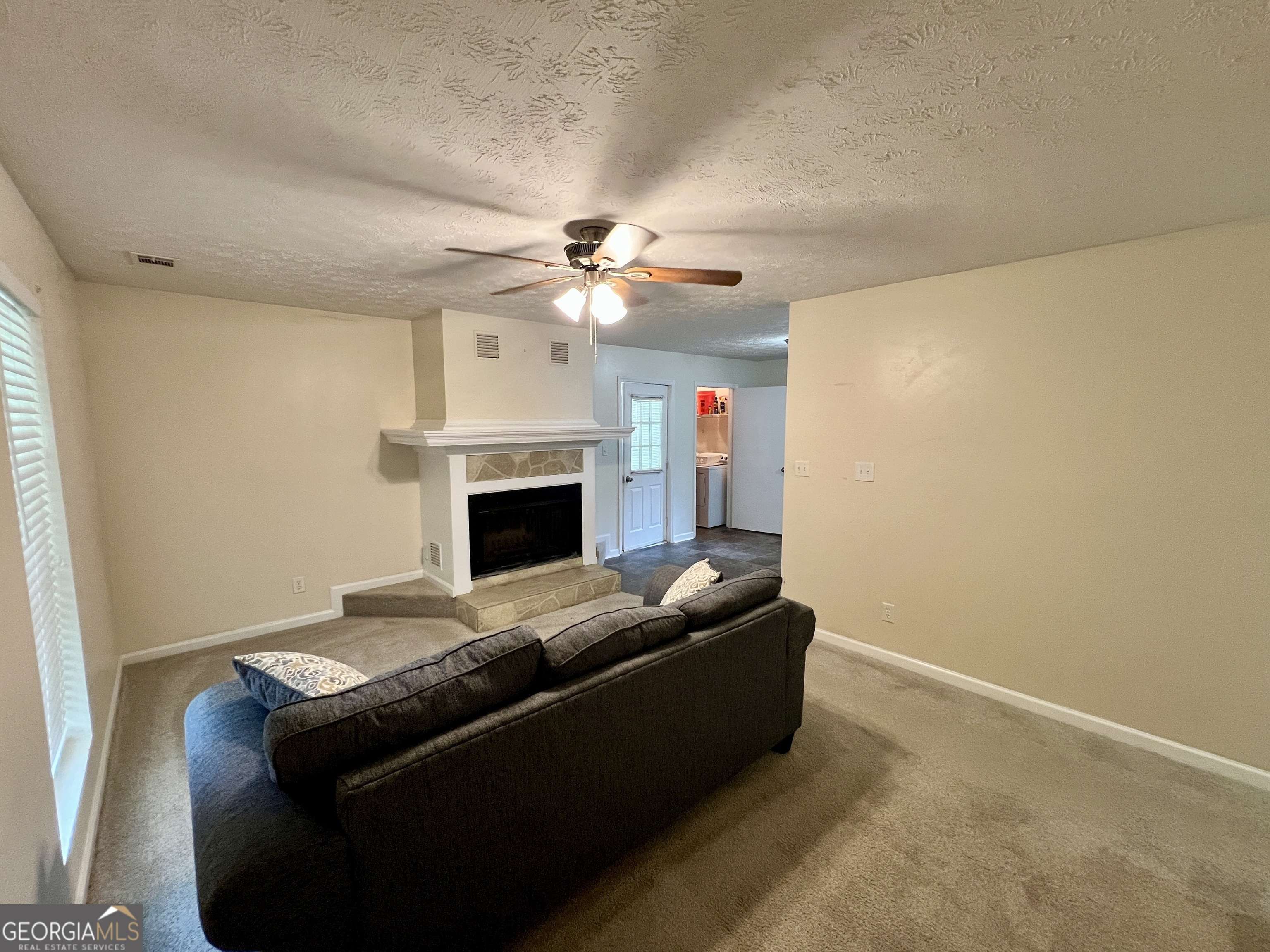 Newnan, GA 30265,3 Log CT