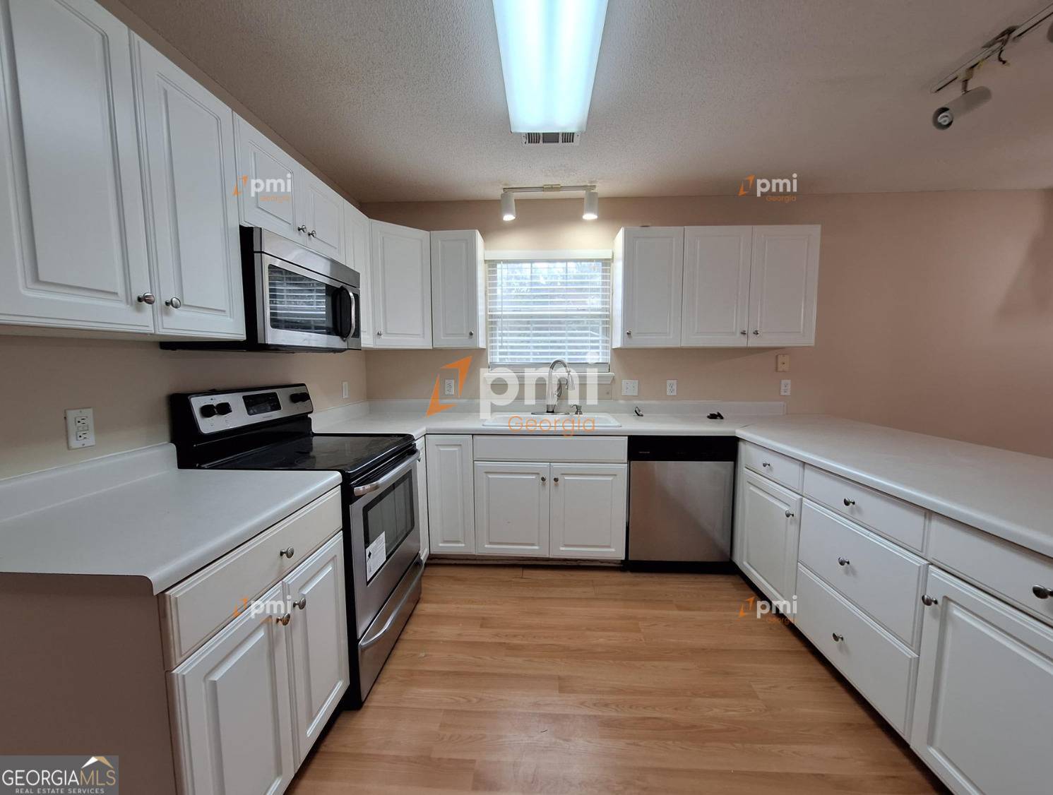 Warner Robins, GA 31093,204 Westcliff Center ST