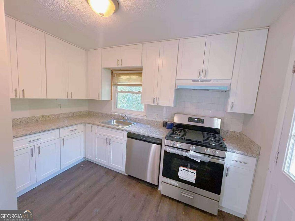 Atlanta, GA 30344,2126 Ivydale ST