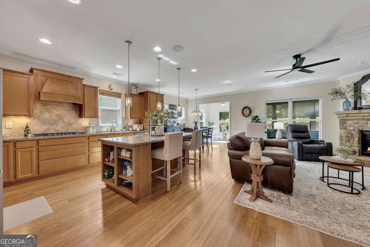 Woodstock, GA 30188,124 Riverside LN