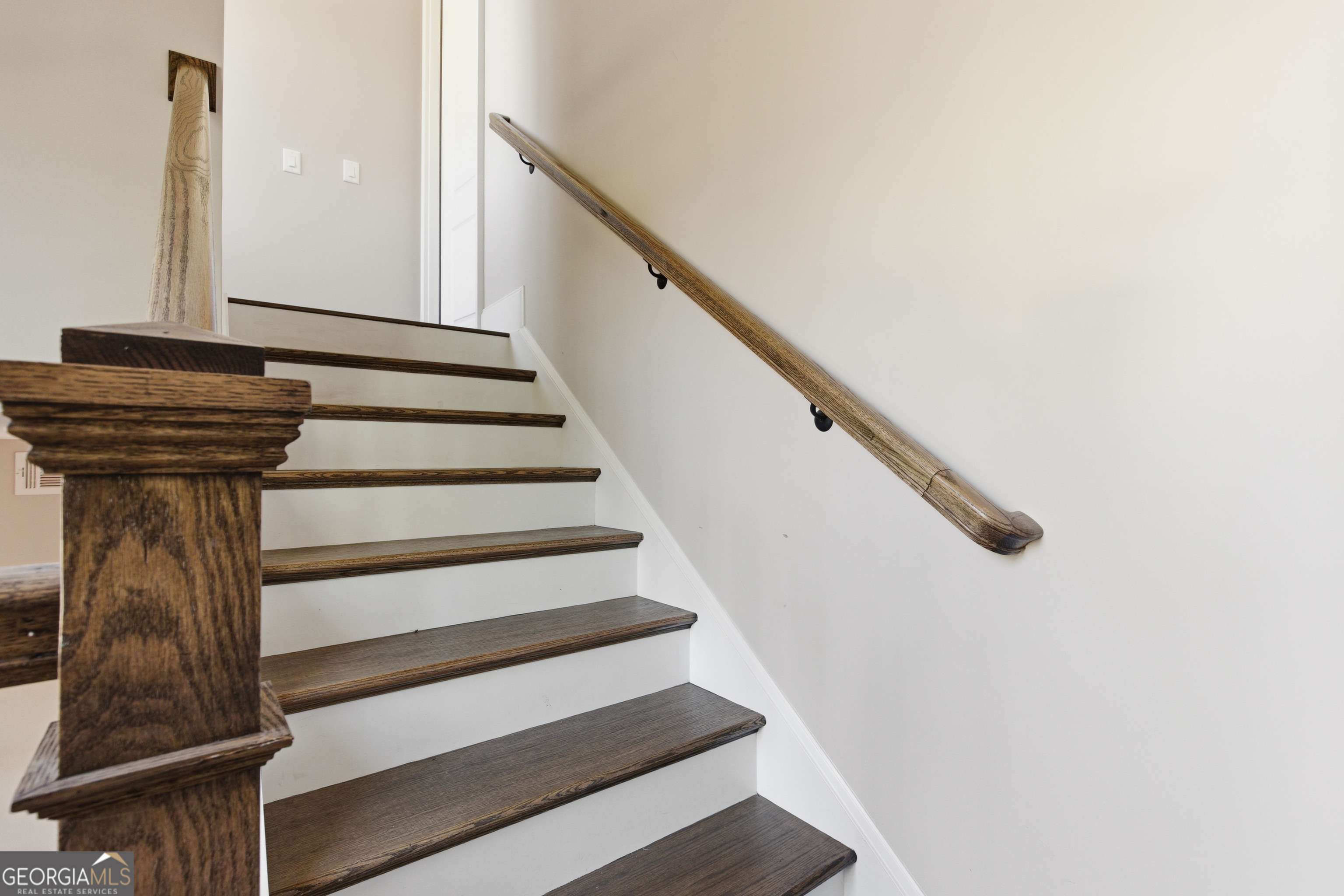 Toccoa, GA 30577,17 Cottage LN #202