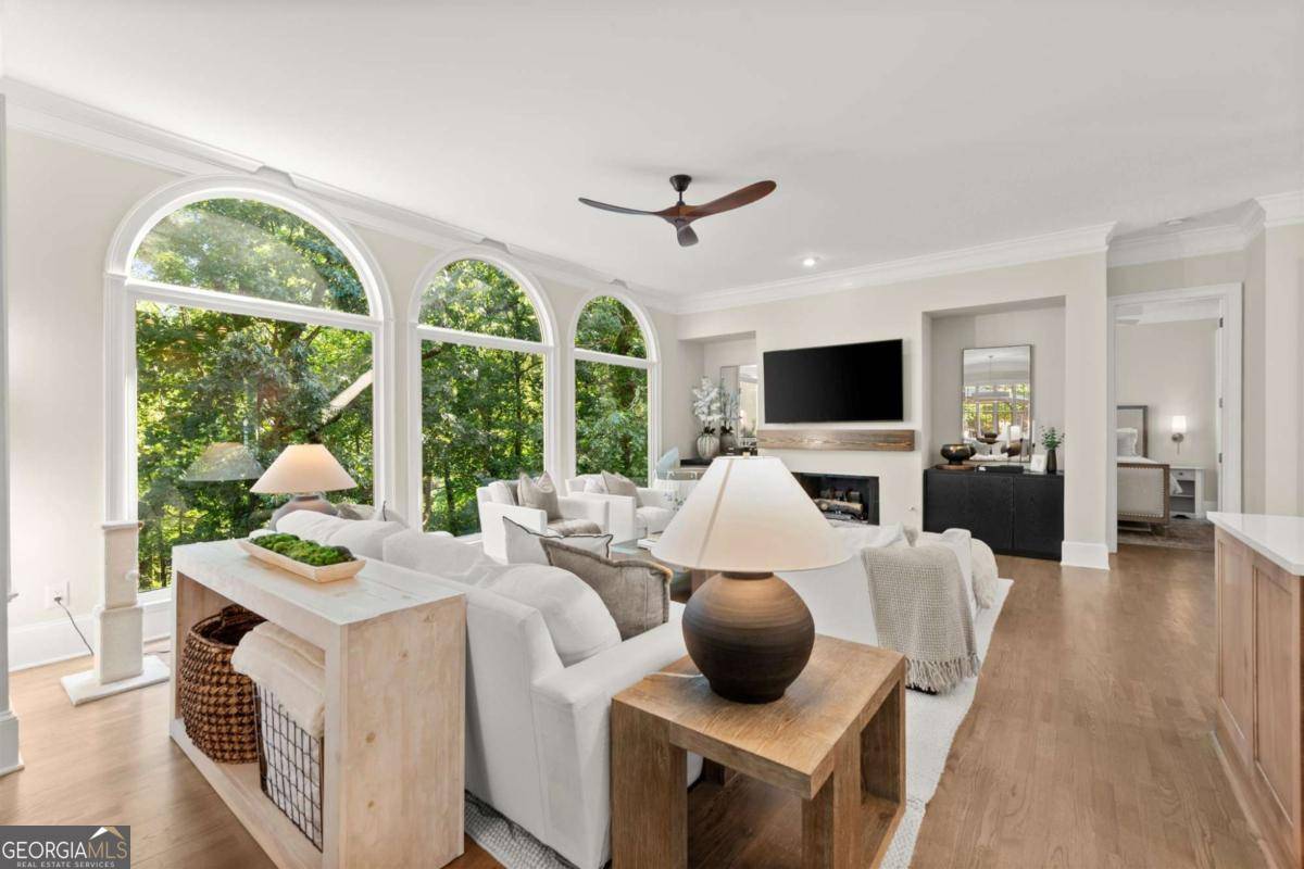 Atlanta, GA 30342,235 Lake Summit VW