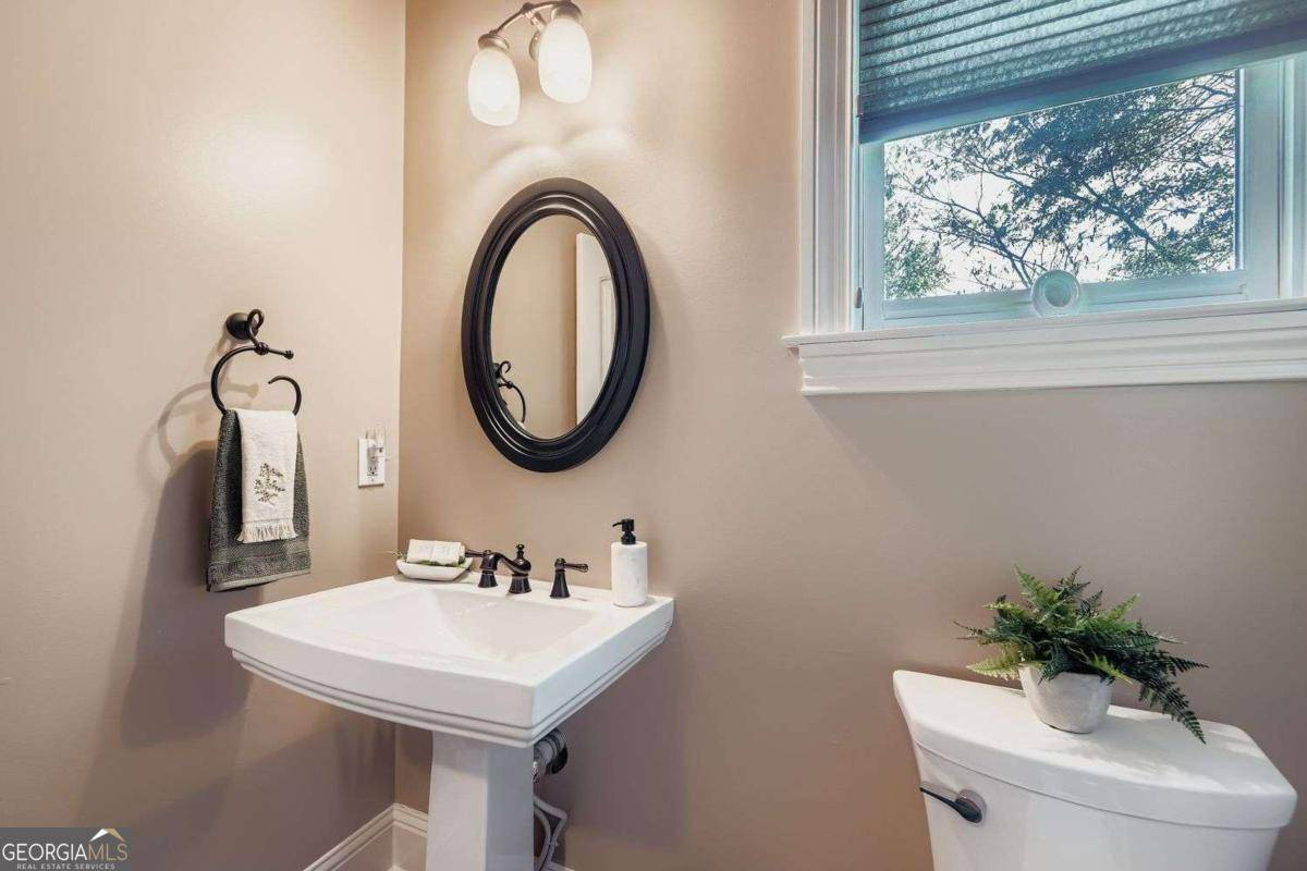 Mableton, GA 30126,824 Buckner RD SE