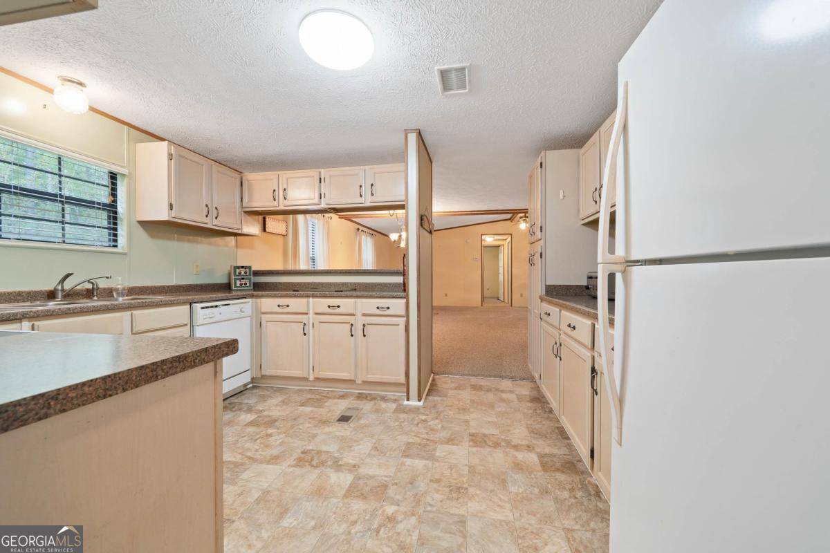 Eatonton, GA 31024,180 De Jarnette RD