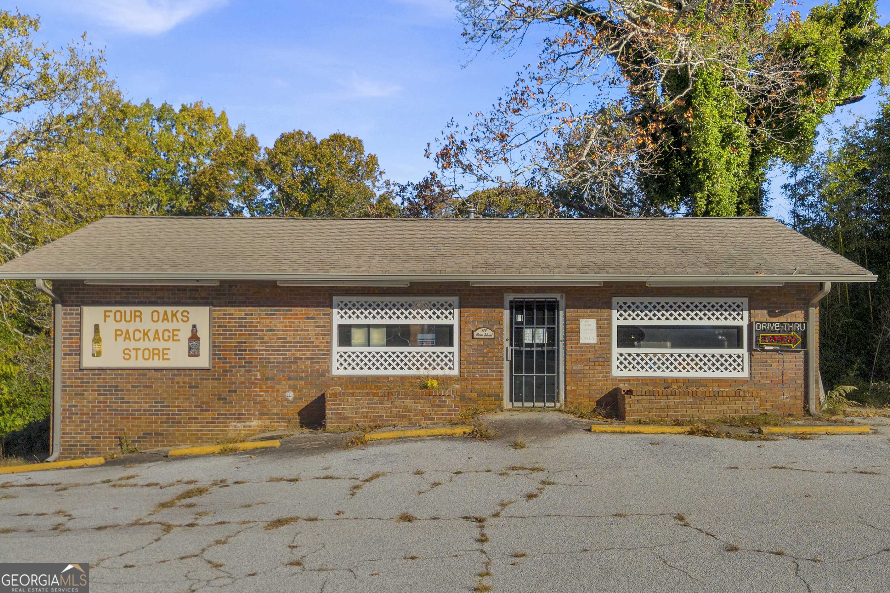 Mount Airy, GA 30563,119 Main ST