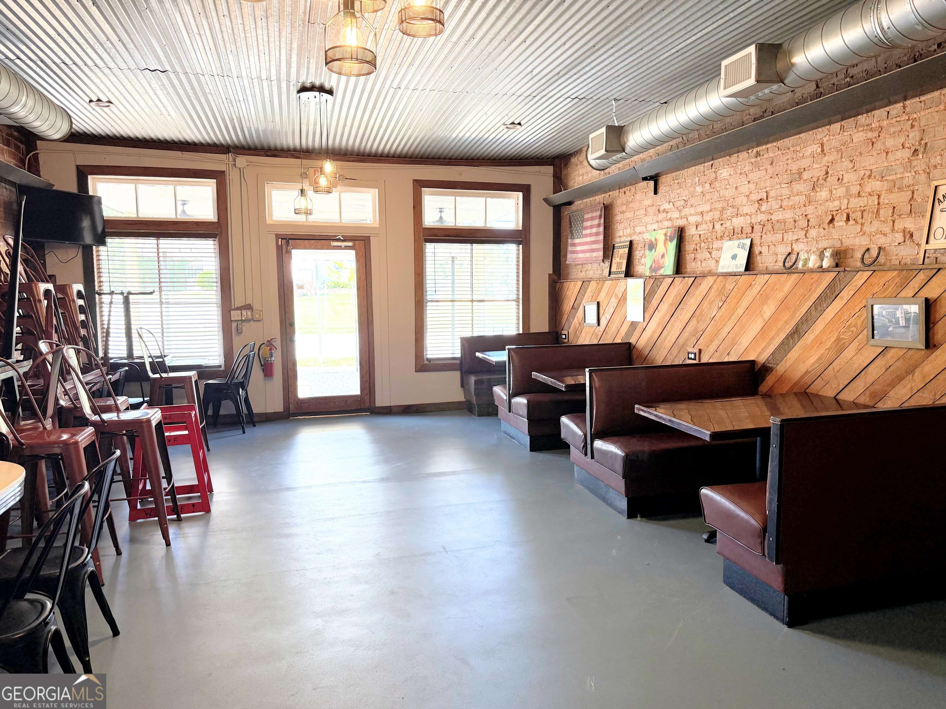 Whitesburg, GA 30185,665 Main ST