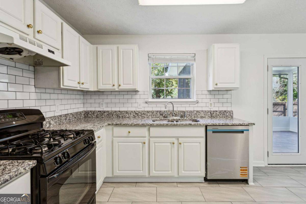 Canton, GA 30115,300 Carrington WAY