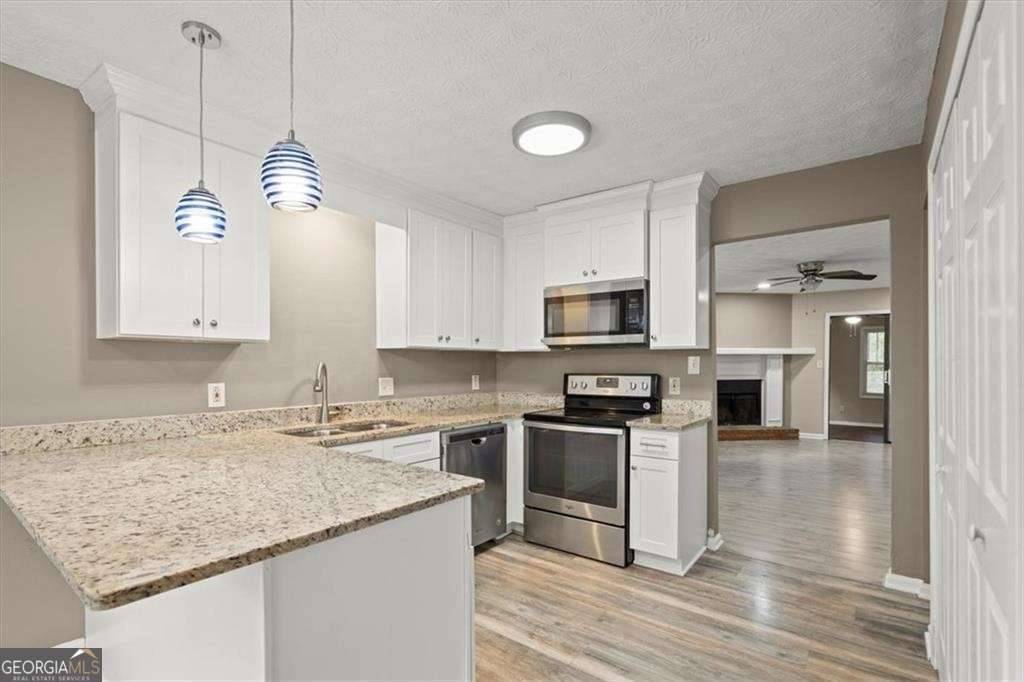 Woodstock, GA 30188,326 Farm Place CT NE