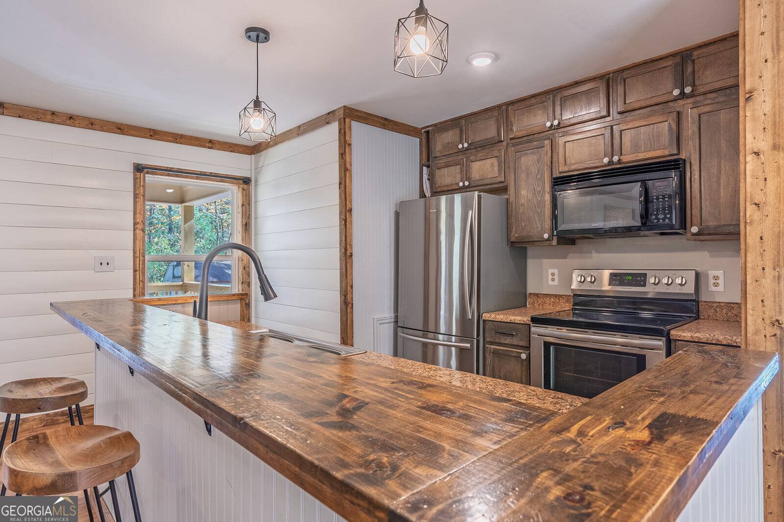 Ellijay, GA 30540,334 Ponderosa RD