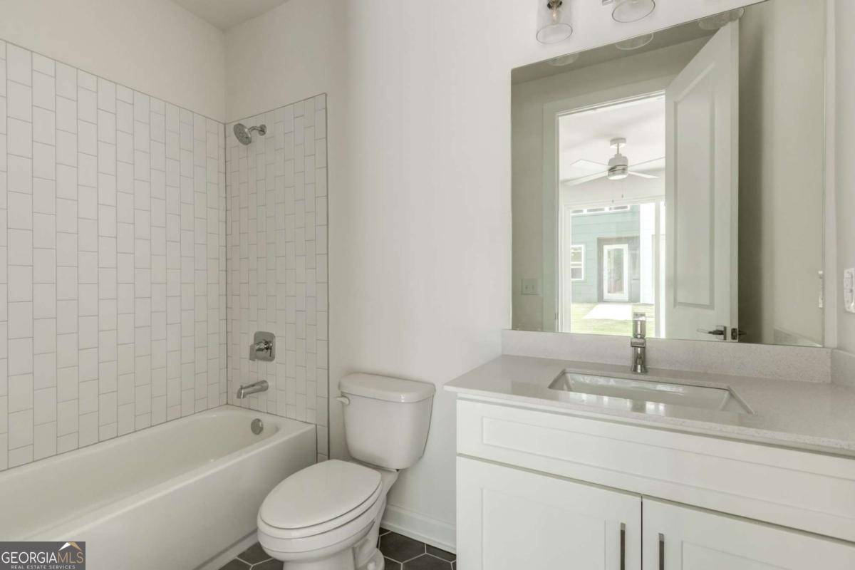 Atlanta, GA 30317,2029 Memorial DR #34