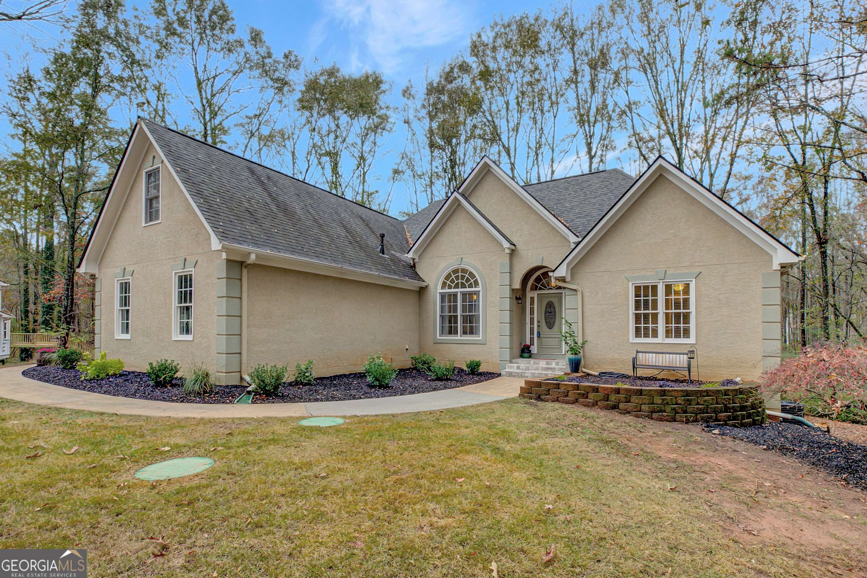 Sharpsburg, GA 30277,90 Spring Forest TRL