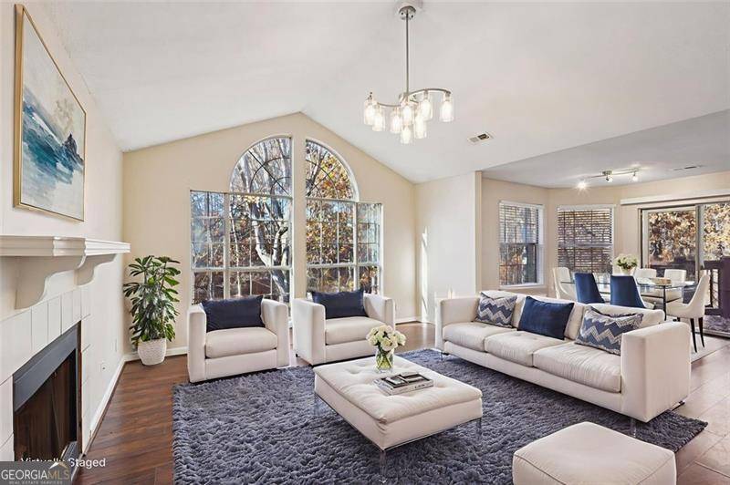 Alpharetta, GA 30022,909 WENTWORTH