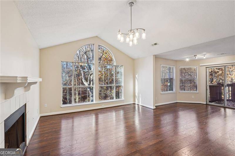 Alpharetta, GA 30022,909 WENTWORTH