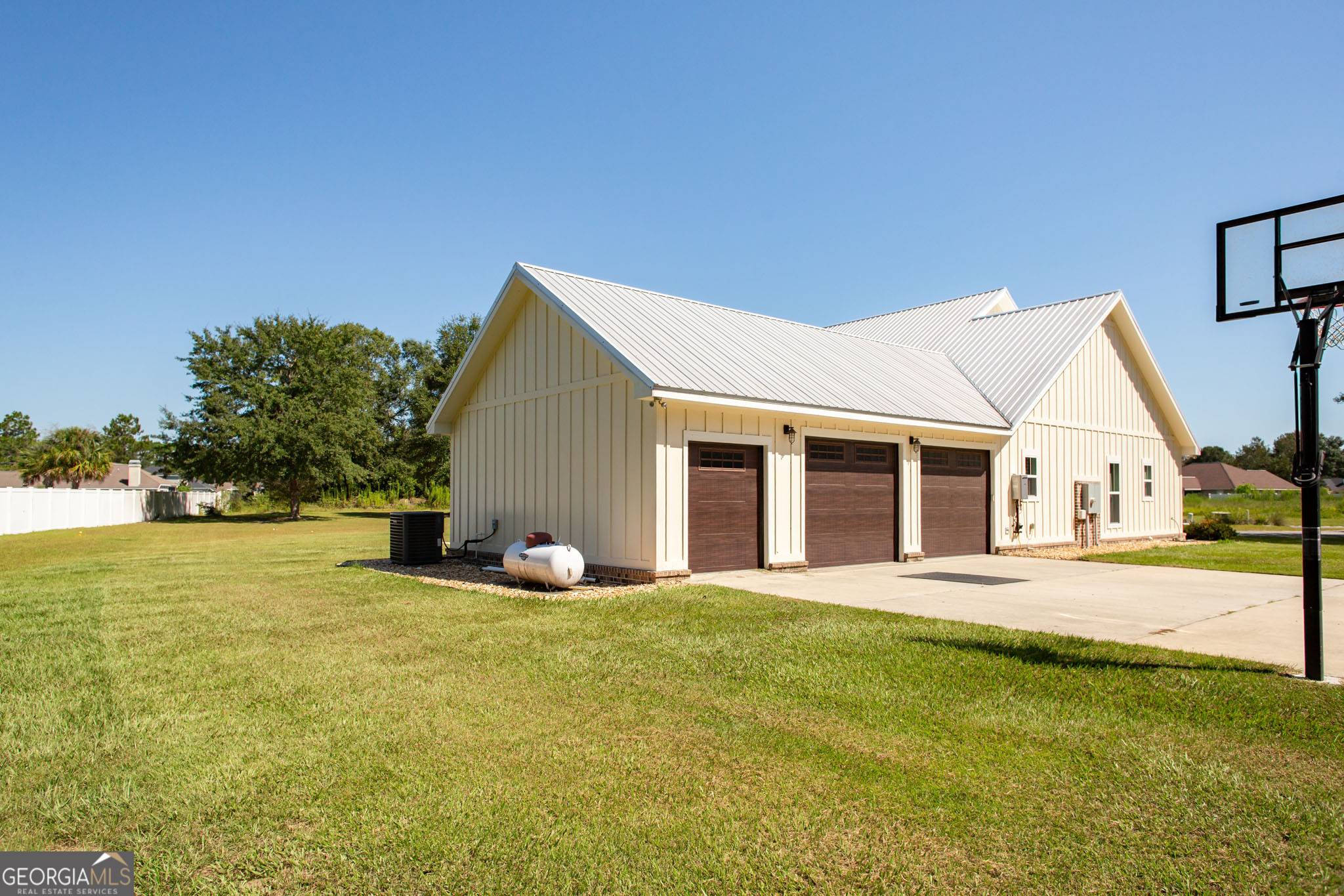 Waycross, GA 31503,664 Saddle CIR