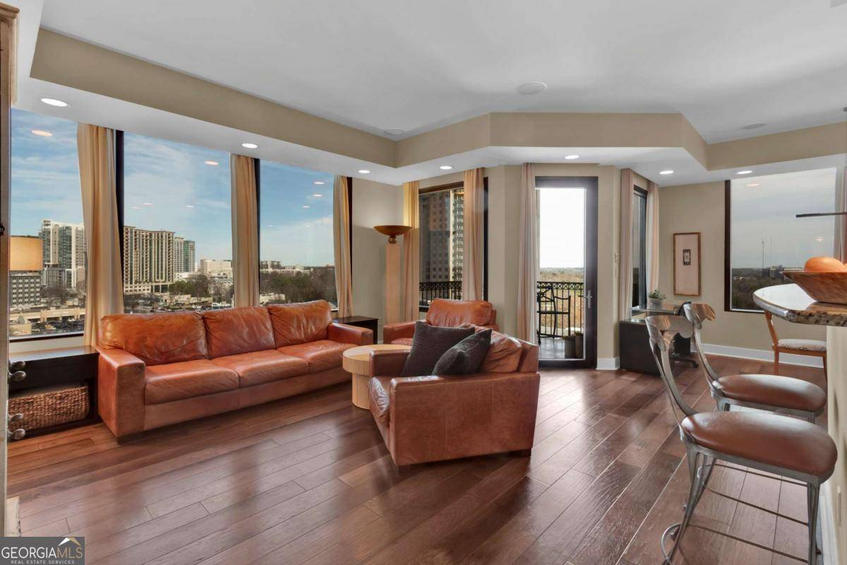 Atlanta, GA 30305,2828 Peachtree RD NW #1402