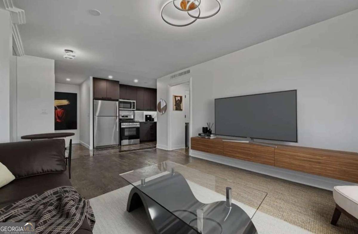 Atlanta, GA 30309,2285 Peachtree RD NE #1004