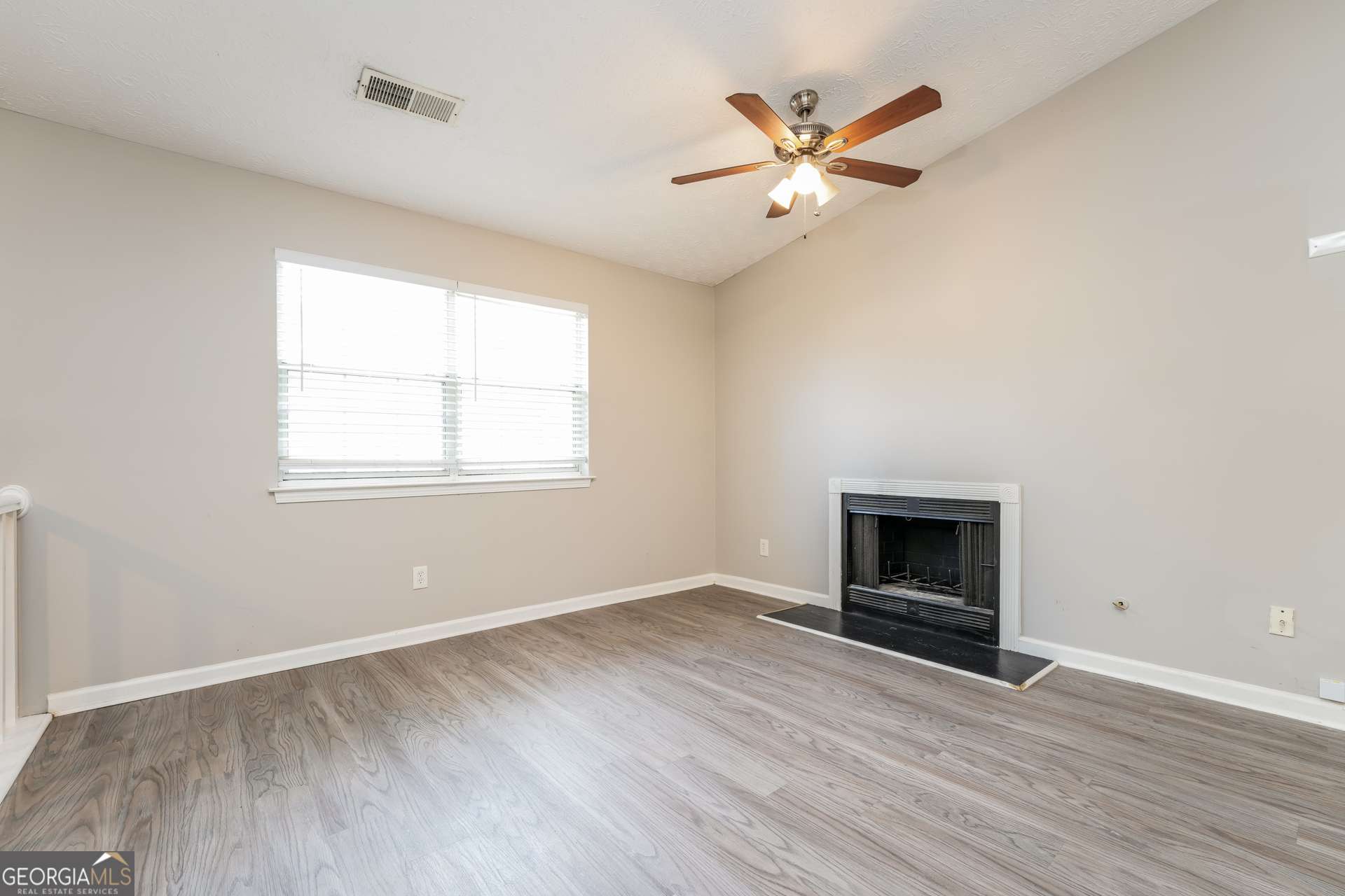 Stone Mountain, GA 30088,5591 Sapphire SPG