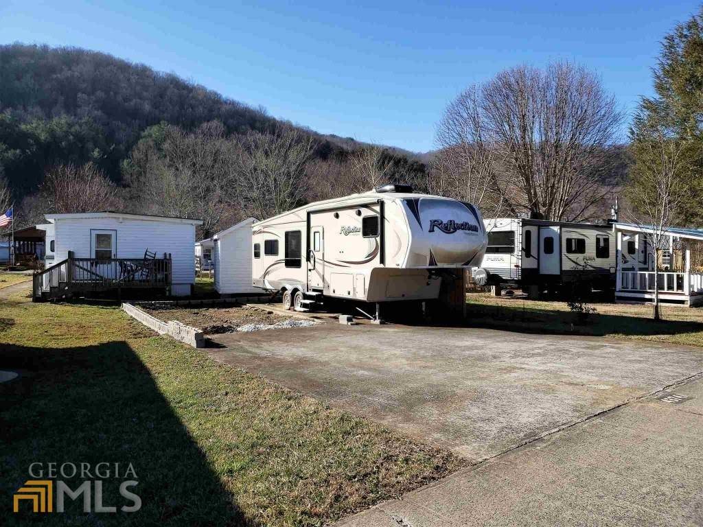 Hiawassee, GA 30546,74 Riverbank Run #a