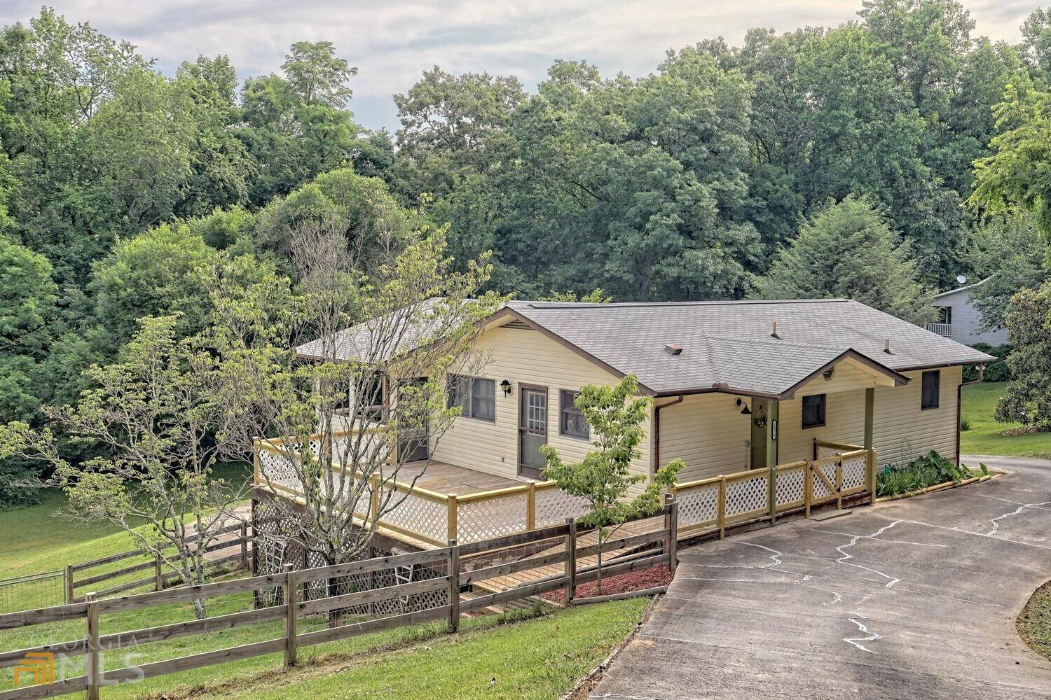 Hiawassee, GA 30546,1020 Lakeview Acres