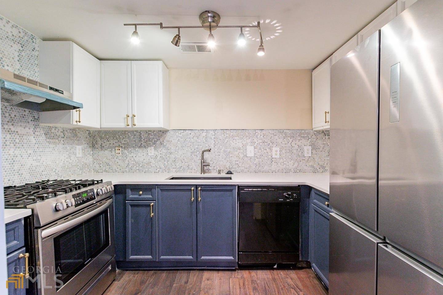 Atlanta, GA 30327,4252 River Green DR NW #514