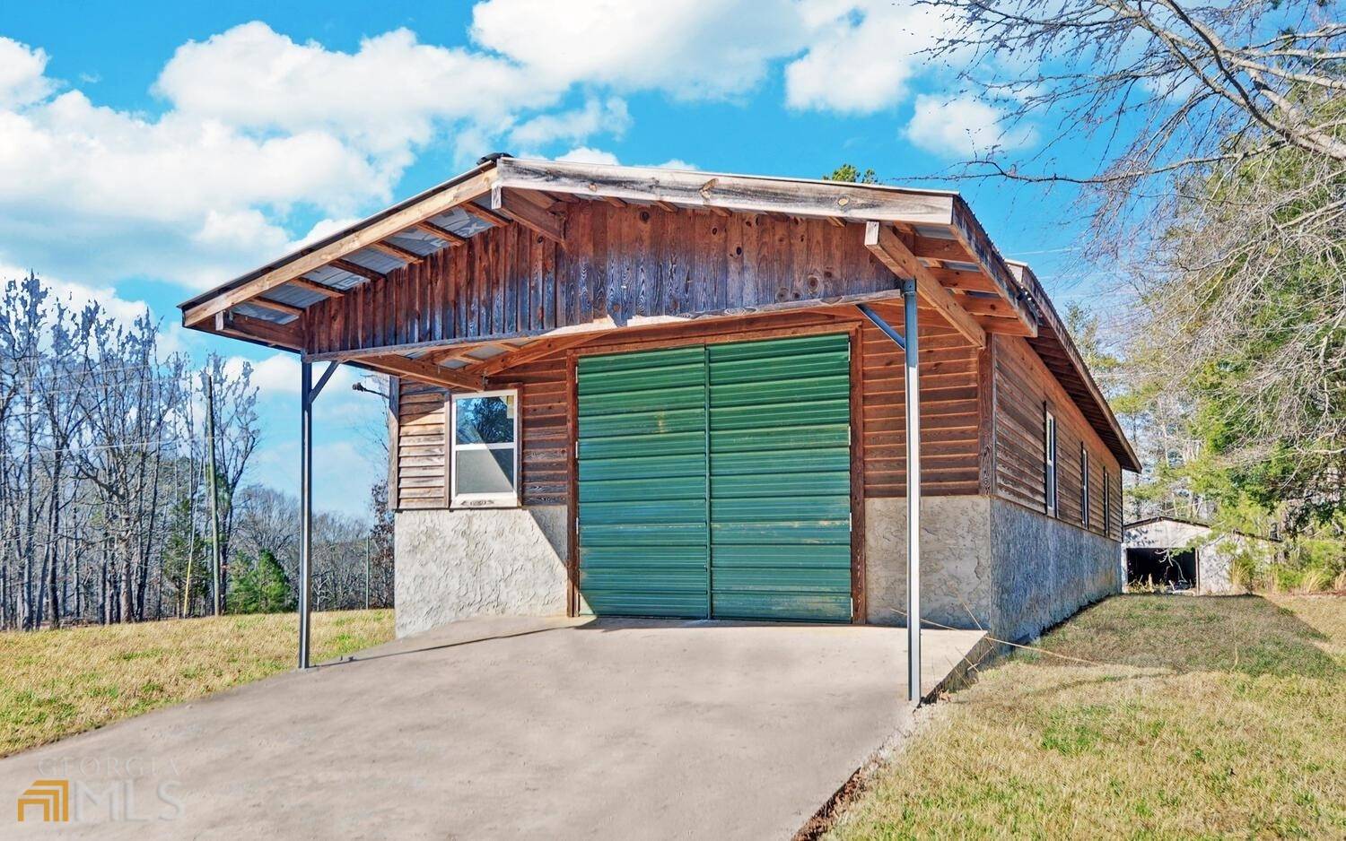 Toccoa, GA 30577,411 Simmons RD