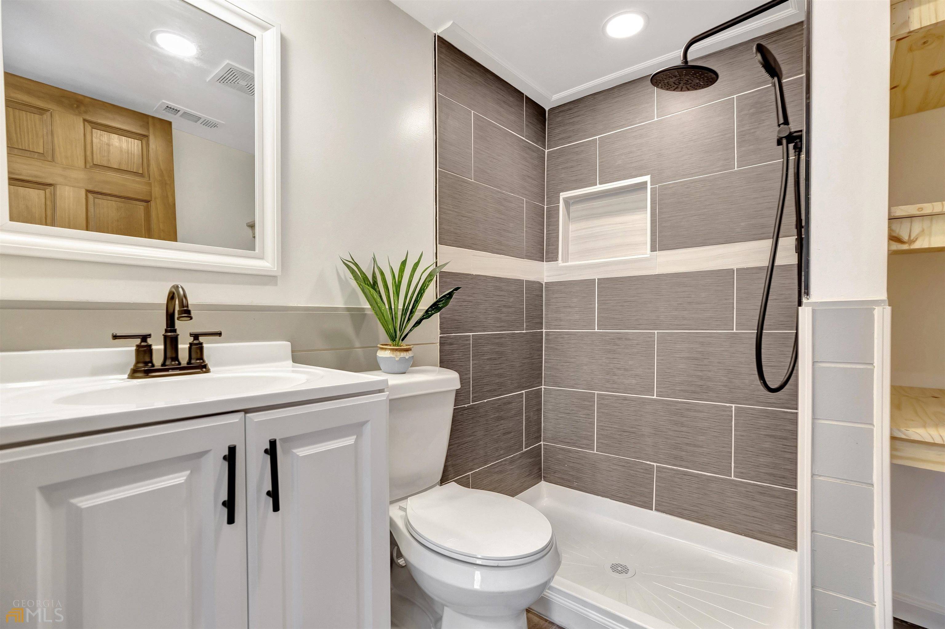 Lavonia, GA 30553,70 Brookwood DR