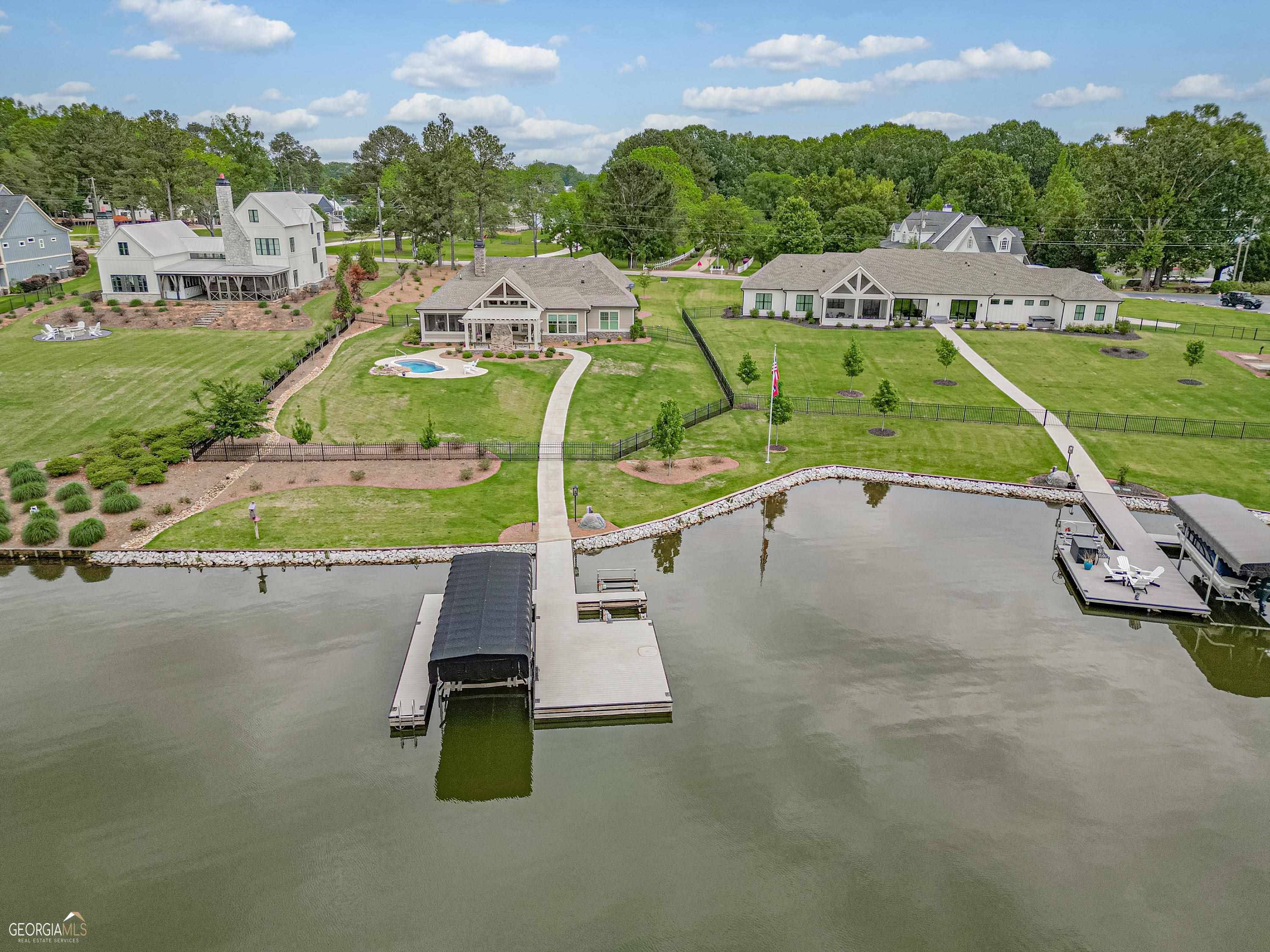 Eatonton, GA 31024,160 Lakeview DR