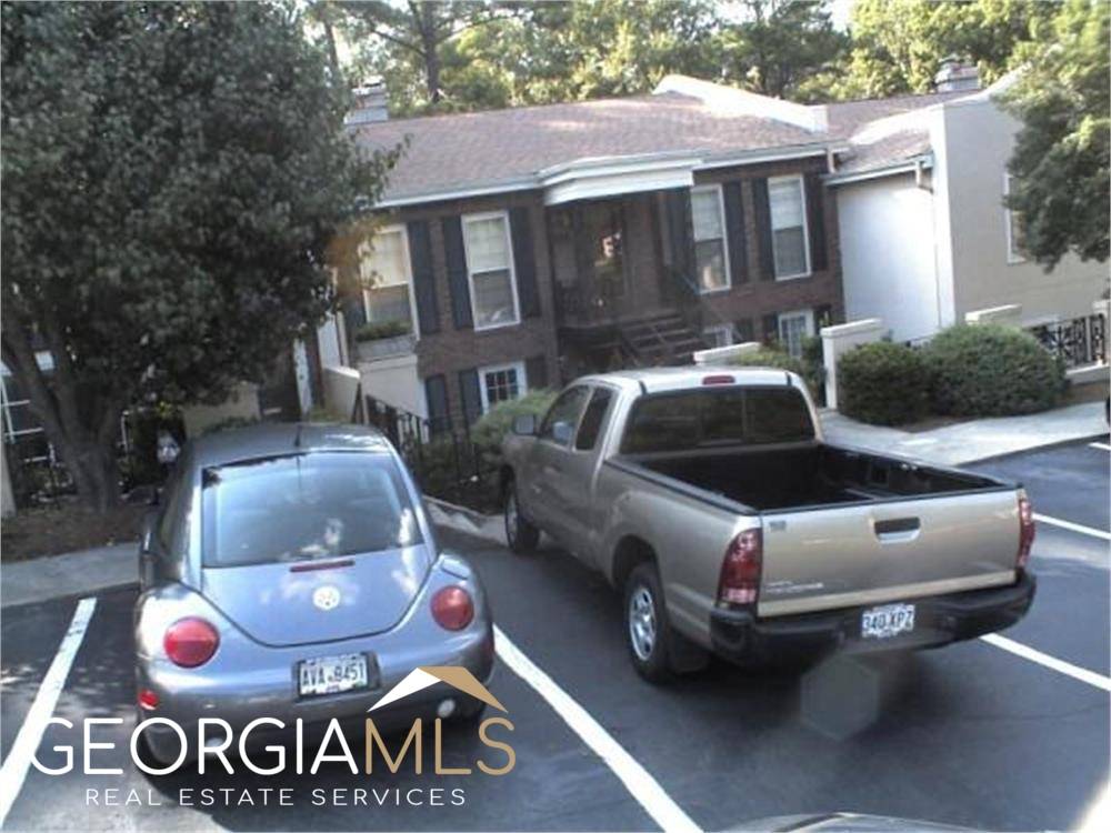 Macon, GA 31210,562 N High Point DR