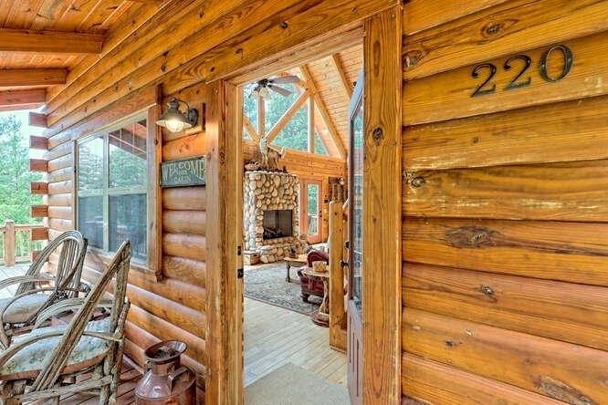 Warne, NC 28909,220 Willow Way