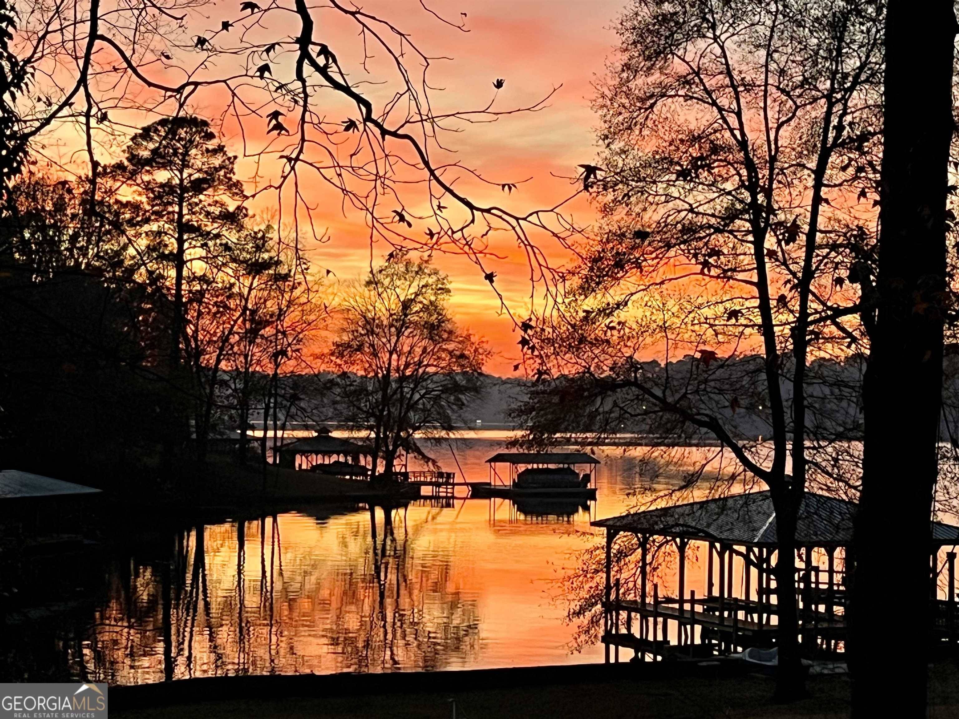 Monticello, GA 31064,201 Parrot DR
