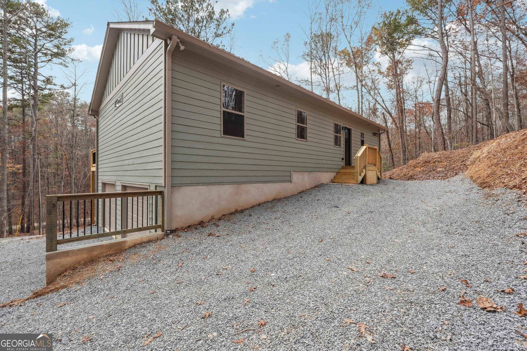 Ellijay, GA 30540,228 Pasha