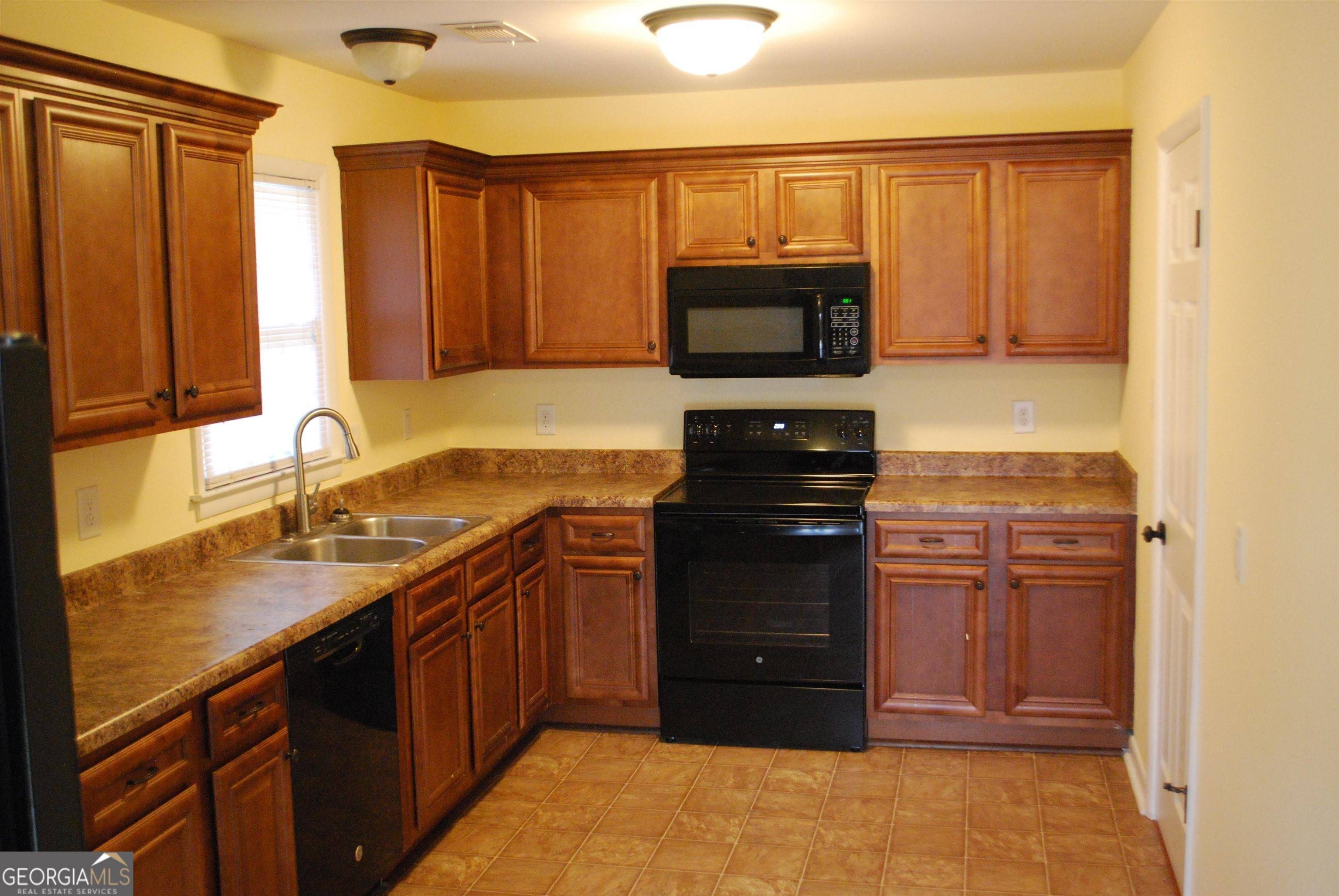 Warner Robins, GA 31088,212 Palm DR