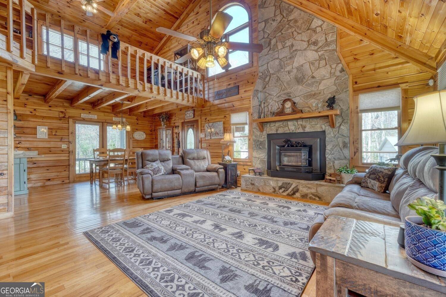 Morganton, GA 30560,108 Laurel RDG