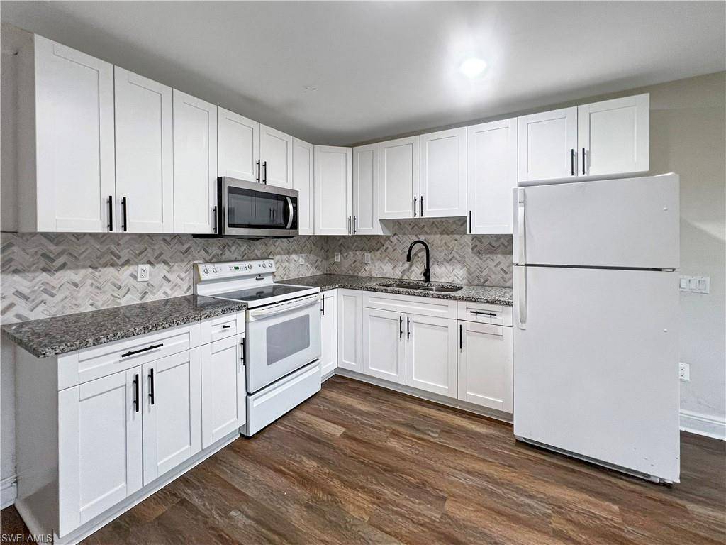 North Fort Myers, FL 33903,25 Cypress ST