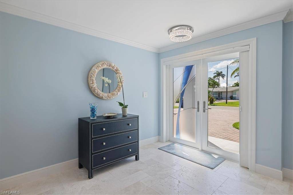 Fort Myers Beach, FL 33931,221 Albatross ST