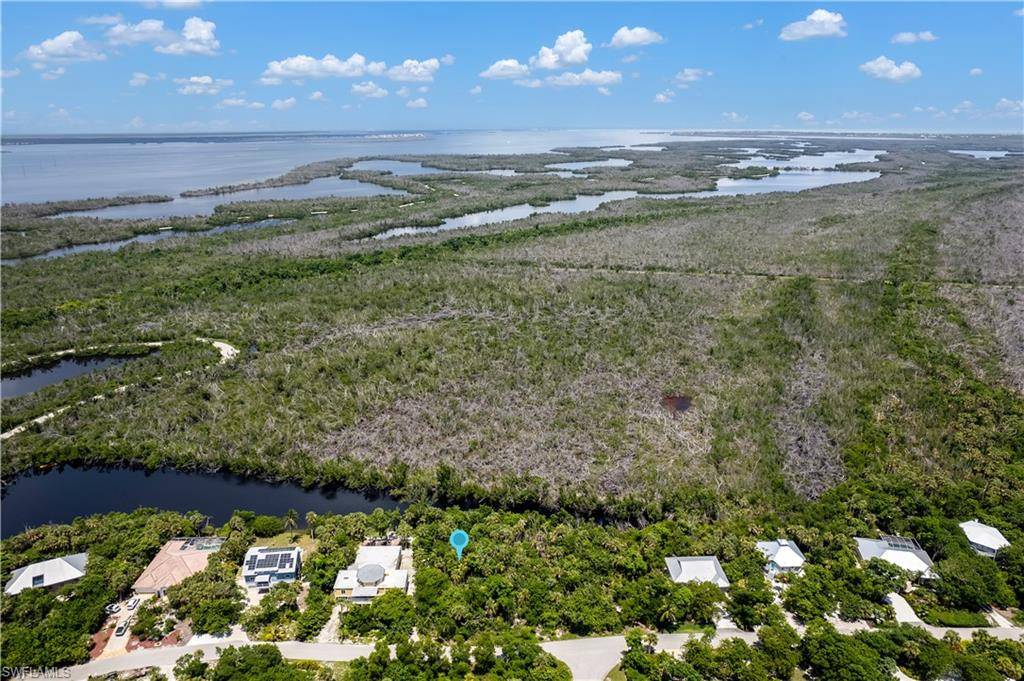 Sanibel, FL 33957,2002 Wild Lime DR