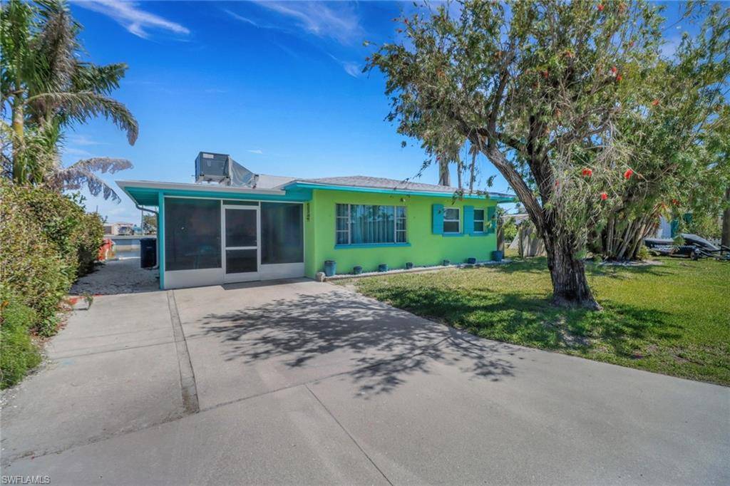 Matlacha, FL 33993,2567 Cay CV