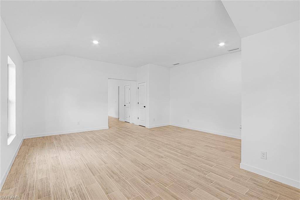 Fort Myers, FL 33913,156 Yager CIR