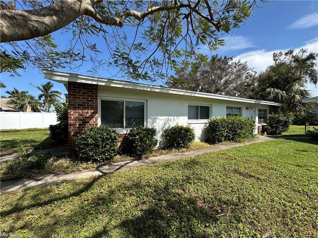 Fort Myers, FL 33919,821 Courtington LN #1