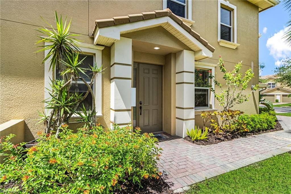 Fort Myers, FL 33905,3240 Cottonwood BND #201