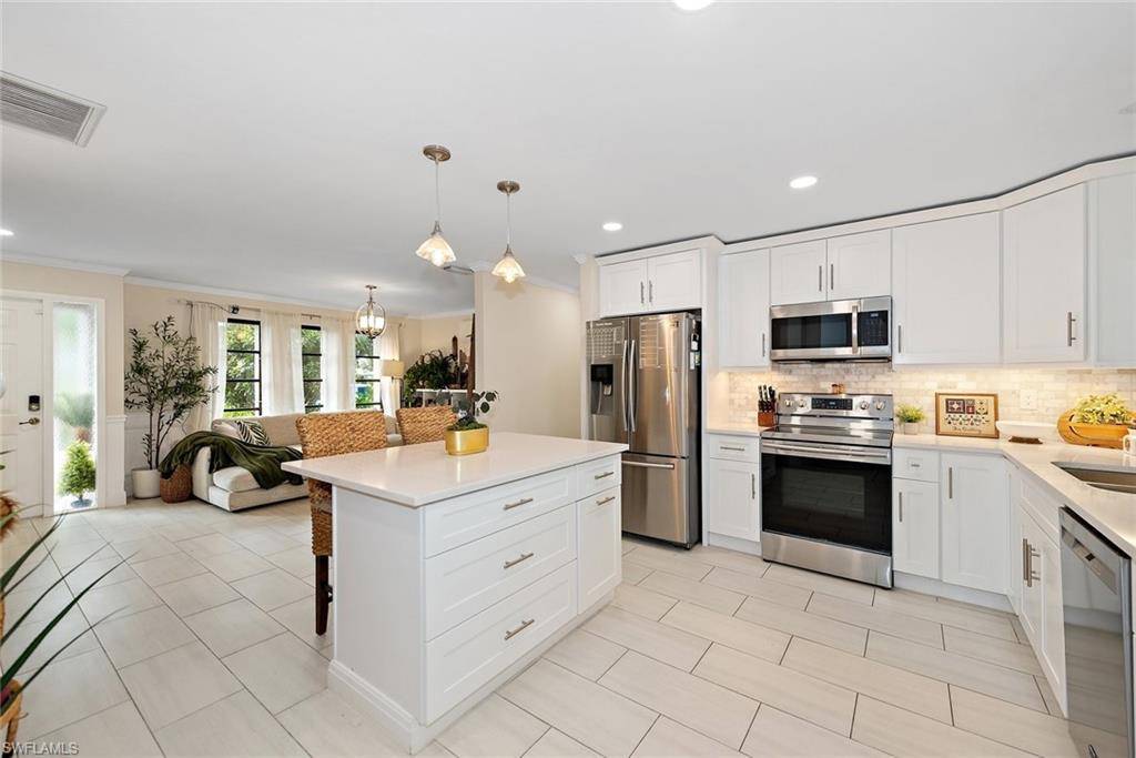 Cape Coral, FL 33904,207 SE 43rd LN