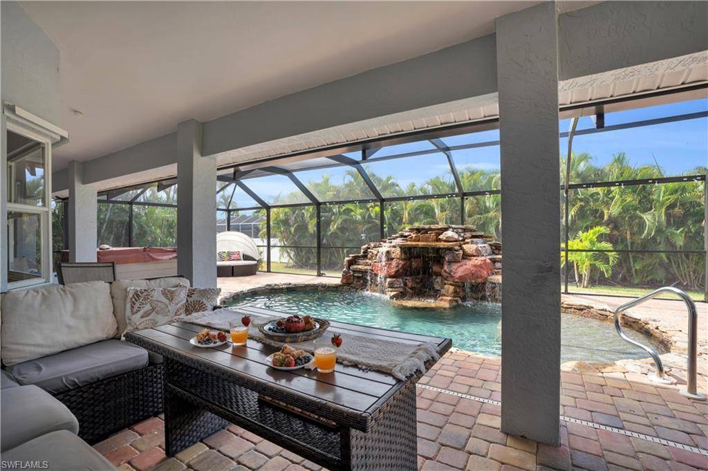 Cape Coral, FL 33914,2724 Cape Coral PKWY W