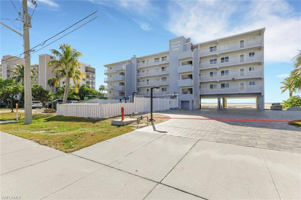 Fort Myers Beach, FL 33931,8300 Estero BLVD #204