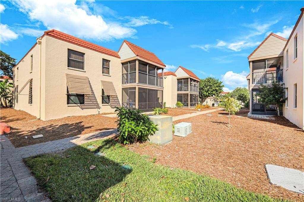 Sanibel, FL 33957,845 E Gulf DR #422