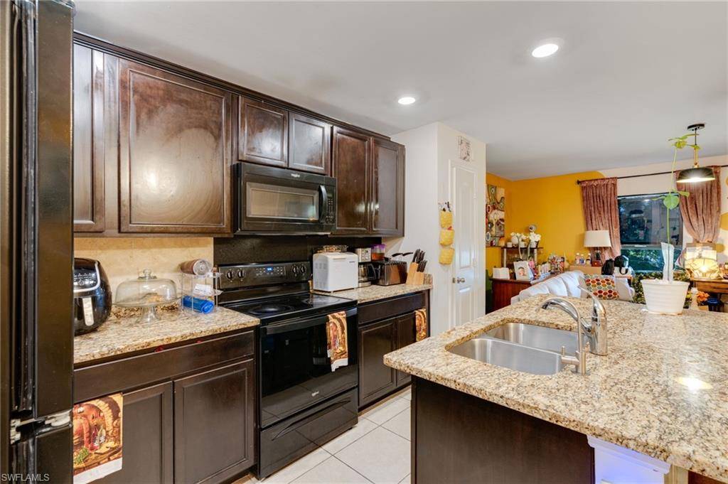 Fort Myers, FL 33913,824 Umber DR