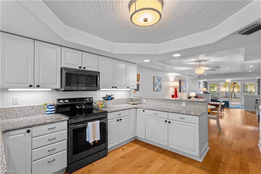 Naples, FL 34102,320 14th AVE S #320C