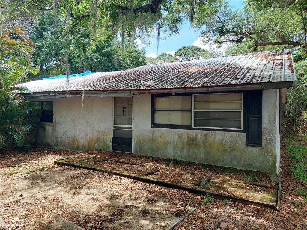 7534 McDaniel DR, North Fort Myers, FL 33917